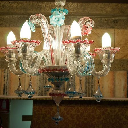 Hotel La Fenice Et Des Artistes Venesia Bagian luar foto