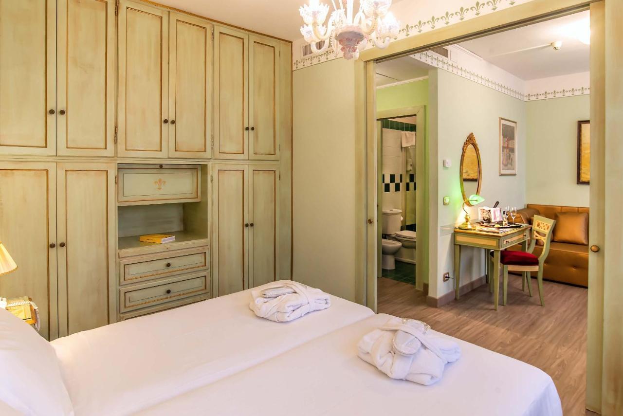 Hotel La Fenice Et Des Artistes Venesia Bagian luar foto