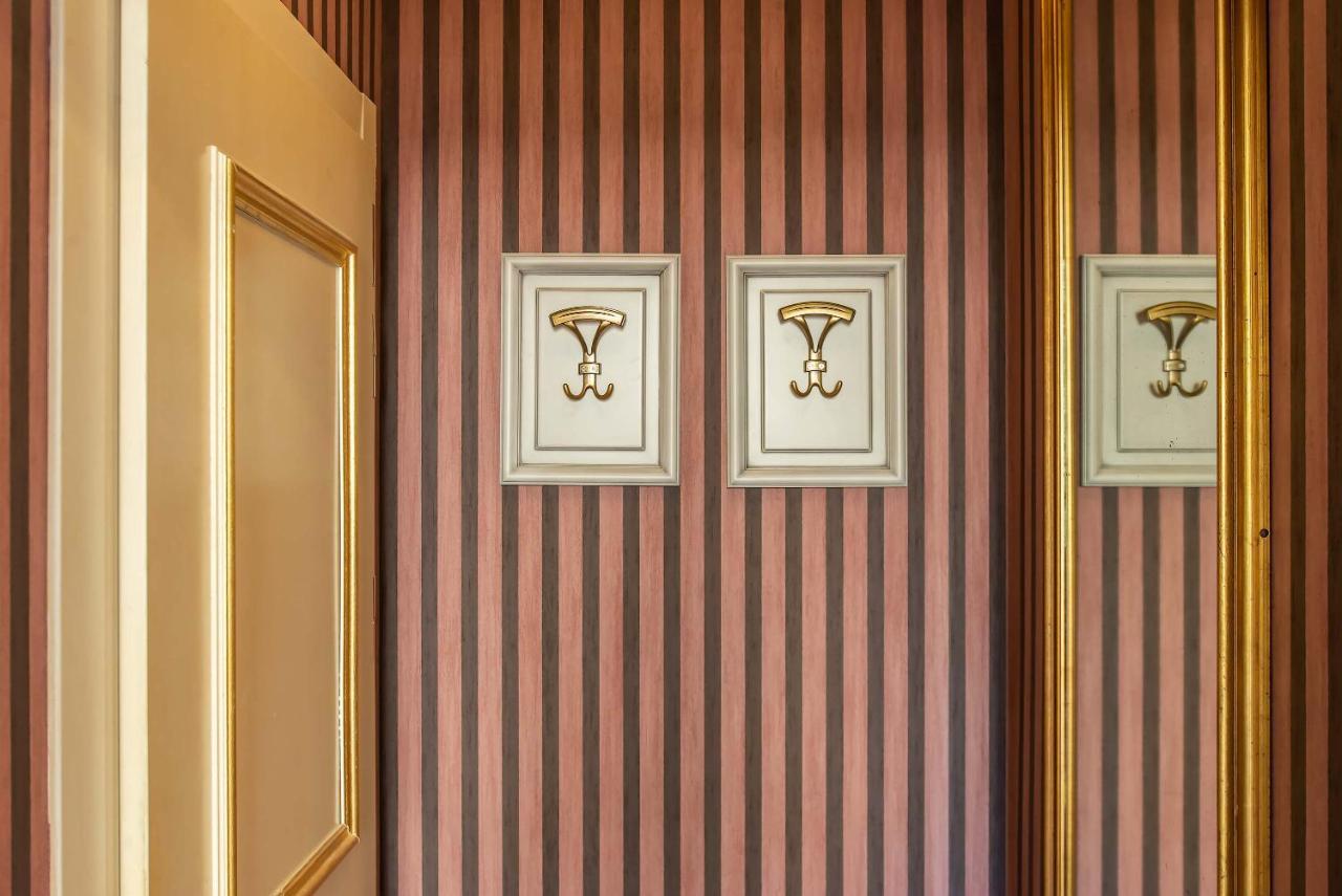 Hotel La Fenice Et Des Artistes Venesia Bagian luar foto