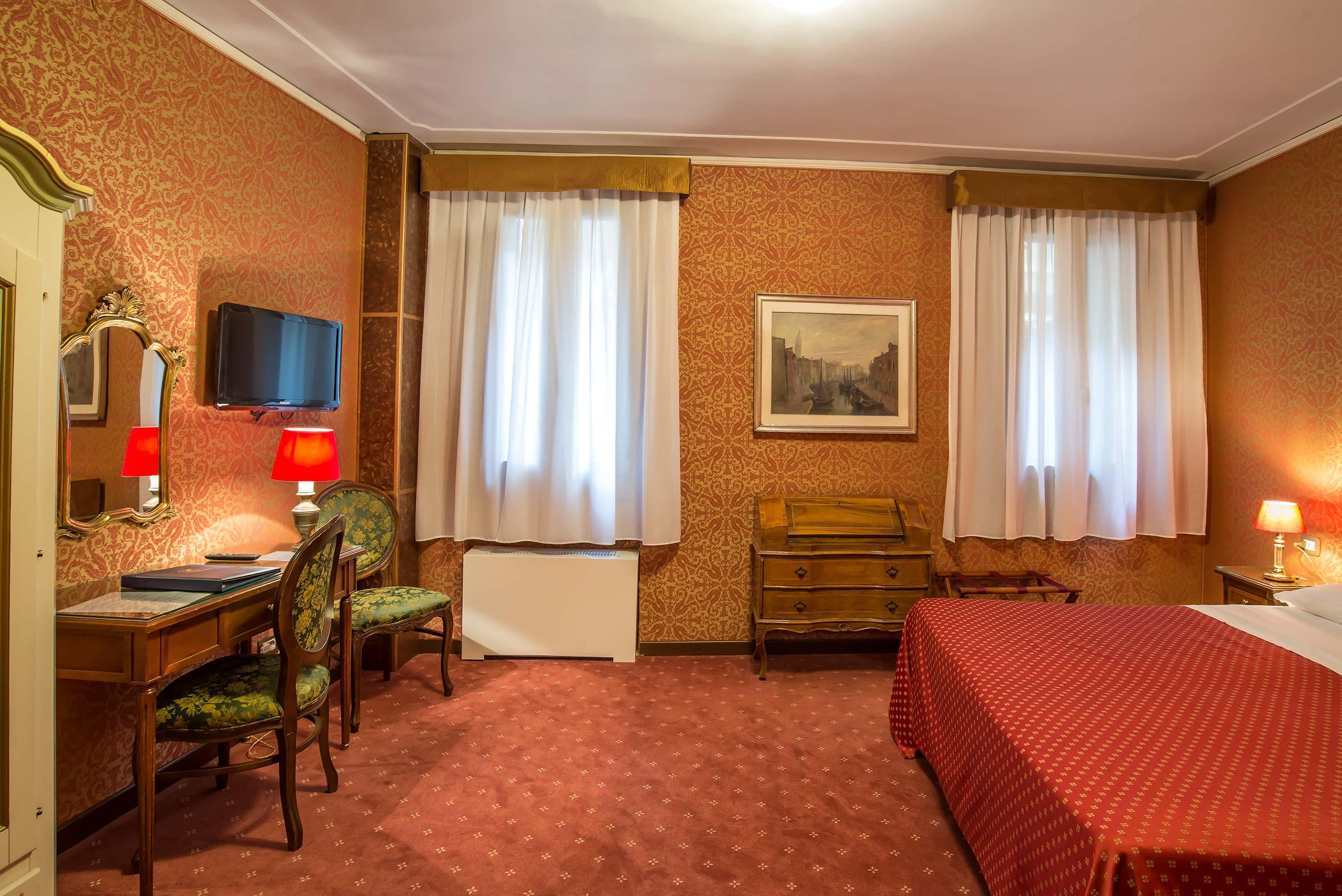 Hotel La Fenice Et Des Artistes Venesia Bagian luar foto