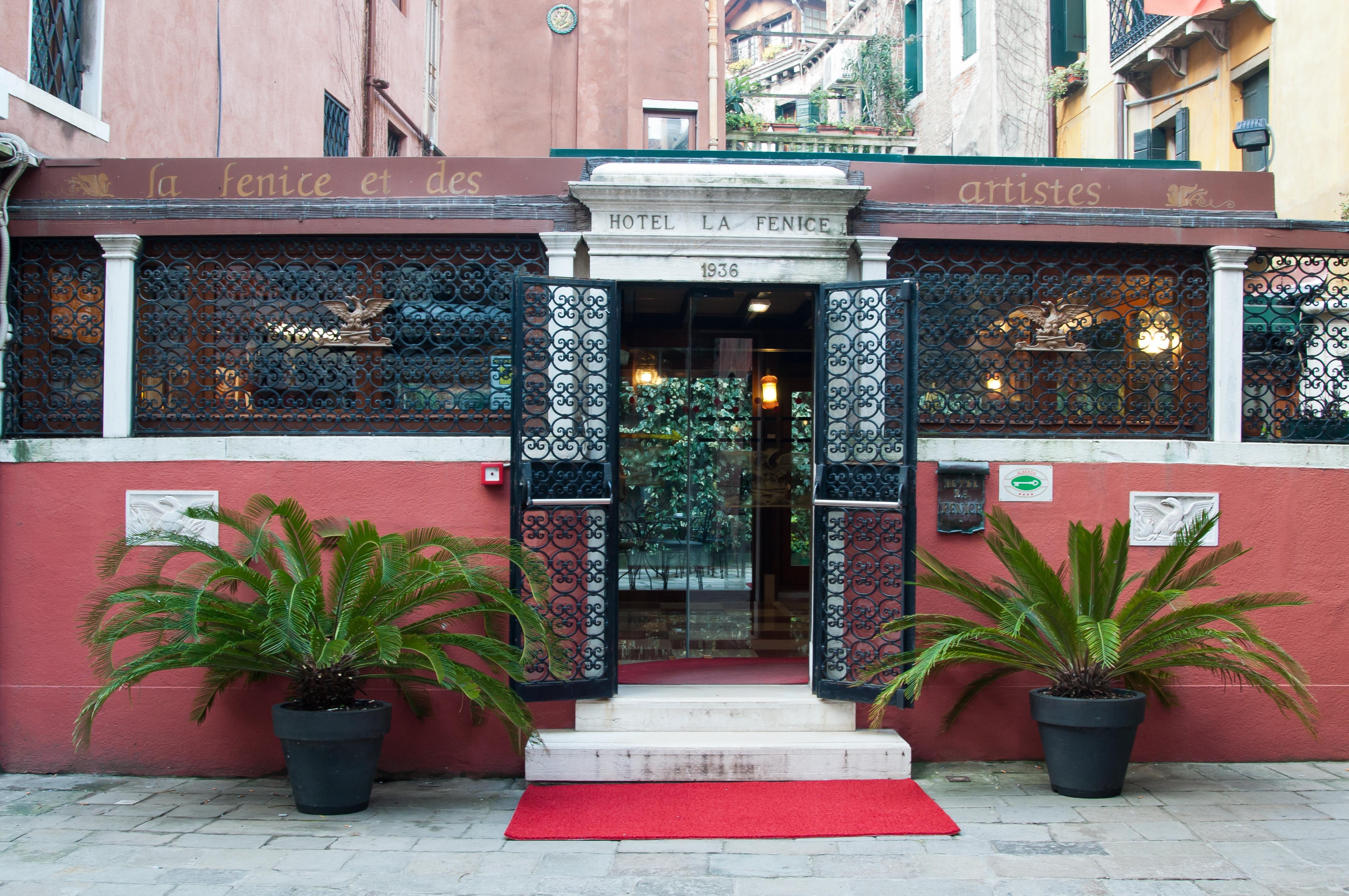 Hotel La Fenice Et Des Artistes Venesia Bagian luar foto