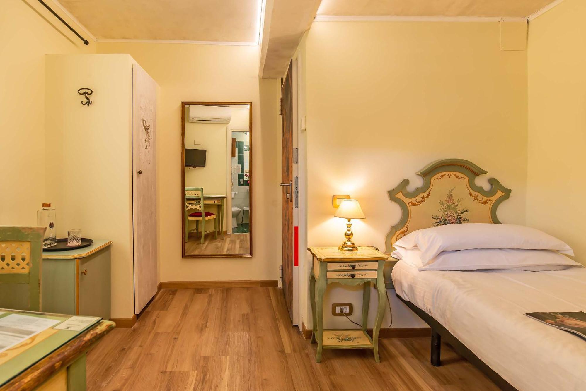 Hotel La Fenice Et Des Artistes Venesia Bagian luar foto